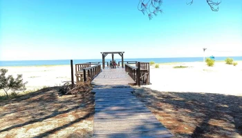 Bajada con Pérgola de madera. - Boca Del Cufré