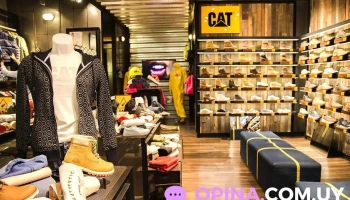 Cat - Punta Carretas Shopping Cat - Punta Carretas Shopping