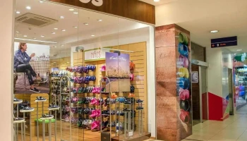 Crocs - Bv. Gral. Artigas 1825