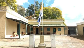 Escuela °n43 Espinillo - Dolores