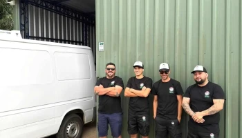 Granja Loazzolo - Av. Gral. Jose Gervasio Artigas Y