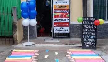 Paper House - Treinta Y Tres