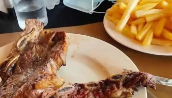 Rosticeria y comedor La Plaza - Tarariras