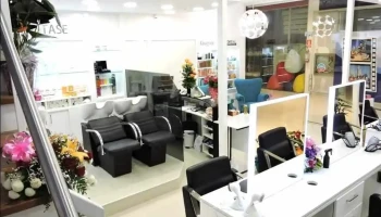 Star in Hair - 90200 Las Piedras