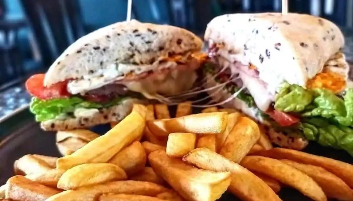 A Brillar Cafe -  Club Sandwich - Punta del Este