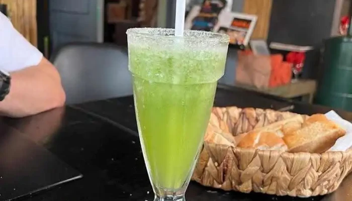 A La Pipetua Bistro Jugo - Col. del Sacramento