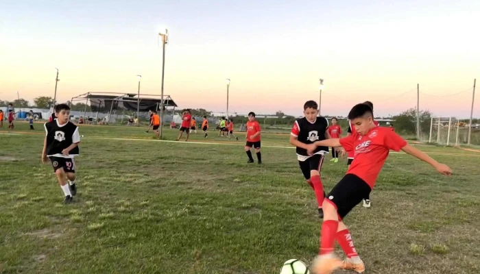 Academia Águilas Rojas - Salto