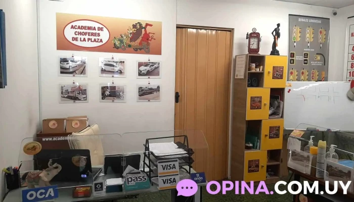 Academia De Choferes De La Plaza -  Edificio - Pando