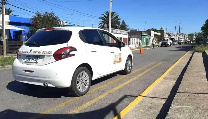 Academia De Choferes De La Plaza Sauce -  Del Propietario - Sauce