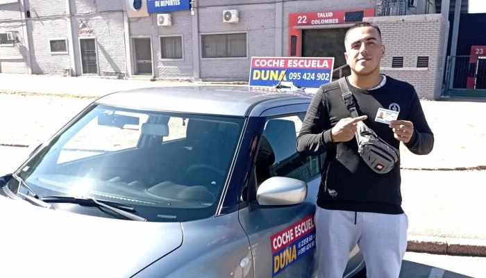 Academia De Choferes Duna -  Abierto Ahora - Montevideo