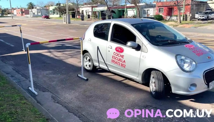 Academia De Choferes Jose Diaz Automovil - San Carlos