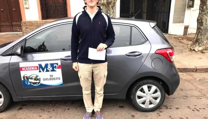 Academia de Choferes M&f - Las Piedras