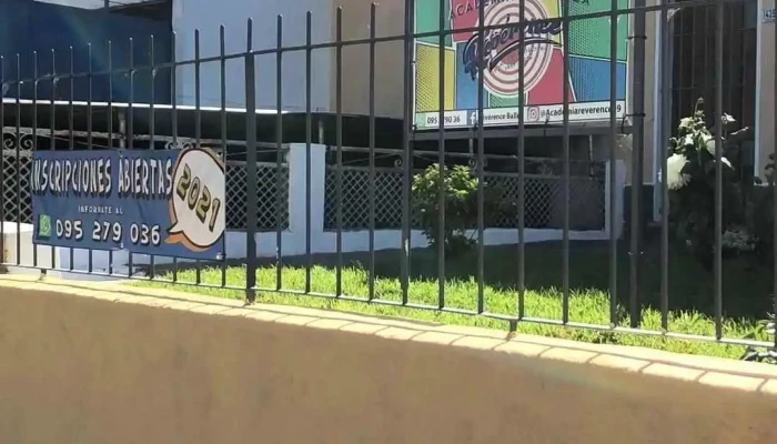 Academia De Danza Reverence Del Propietario - Montevideo