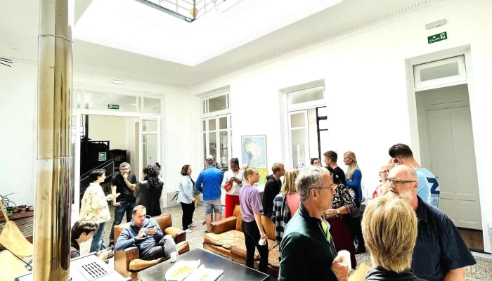 Academia Montevideo Centro Idiomas -  Cerca De Mi - Montevideo