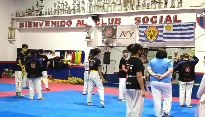 Academia Yihedo -    Federacion Uruguaya De Taekwondo Abierto Ahora - Montevideo