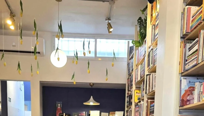 Adagio Libreria Cafe Abierto Ahora - Montevideo