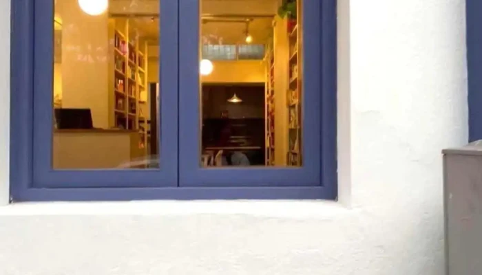 Adagio Libreria Cafe Videos - Montevideo