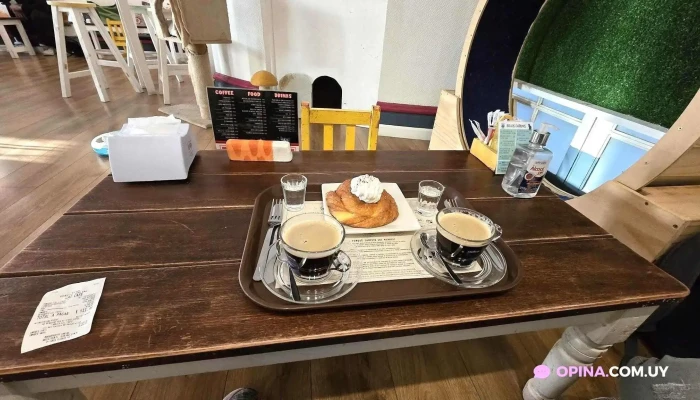 Adrianuzcas Cat Cafe Comidas Y Bebidas - Punta del Este