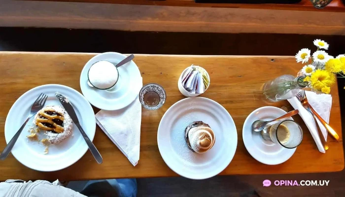 Agosto Cafe Dulces Comidas Y Bebidas - Montevideo