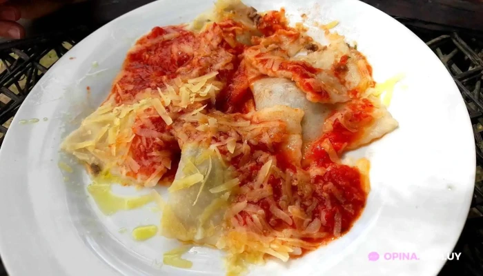 Aigua Bb Lo De Cristina Comidas Y Bebidas - Aiguá