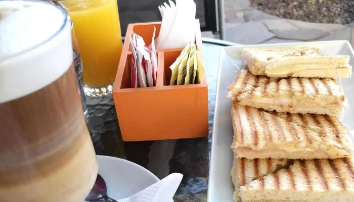 Al Fyn Cafe Comentario 5 - Young