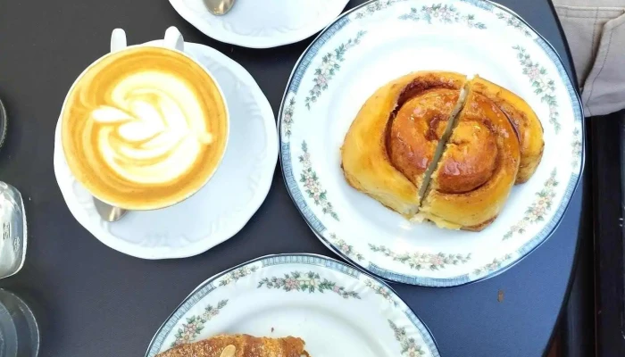 Albertine Pan Y Cafe Rollo De Canela - Col. del Sacramento