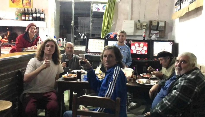 Almacen Y Bar Nica Todo - Estación Tapia