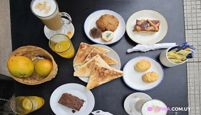 Almazara Cafe Y Comida Jugo - Montevideo