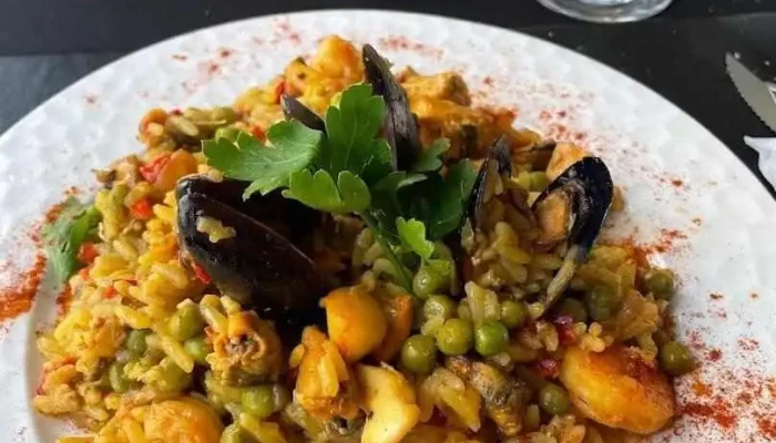 Almazara Cafe Y Comida Paella - Montevideo