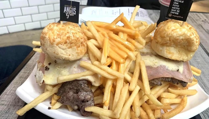 Angus Grill -  Sandwich De Pollo - Montevideo