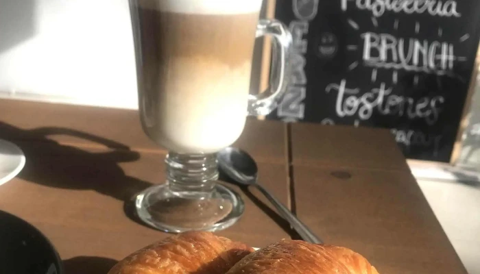 Antojos Cafe Comentario 2 - Montevideo