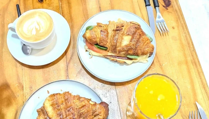 Antojos Cafe Comentario 5 - Montevideo