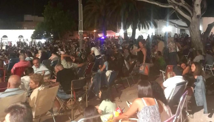 Anyway -  Comentario 6 - Mercedes