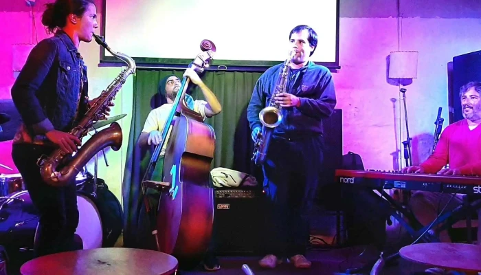 Anyway -  Comentario 8 - Mercedes