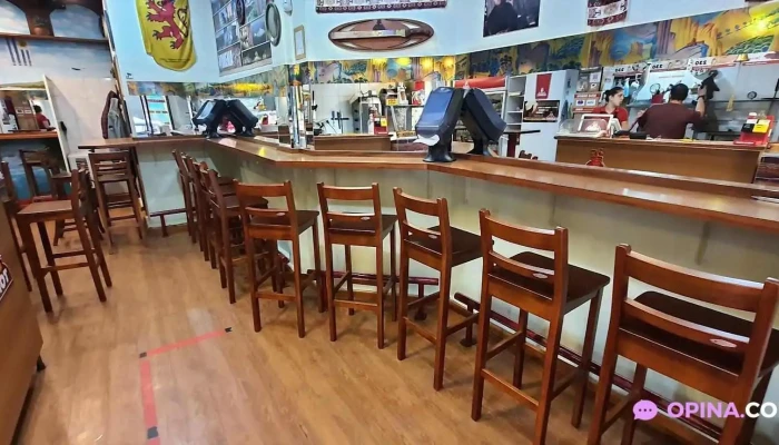 Ashot Shawarma -  Ambiente - Montevideo