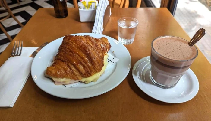 Atorrante Cafe Croissant - Montevideo