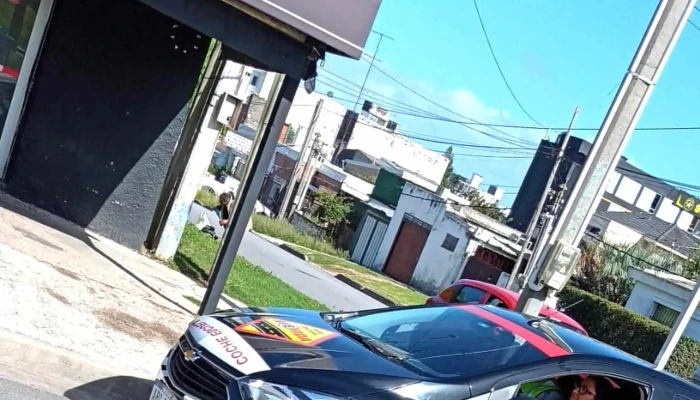 Auto Escuela Avenida -  Numero - Pando