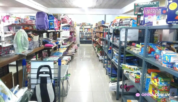 Autoservice 7 Hermanos -  Interior - Nueva Palmira