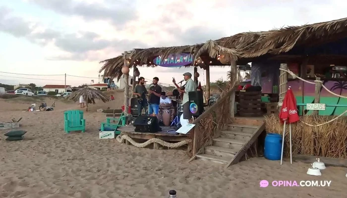 Bar Chiringo Himalaya -  Videos - La Paloma