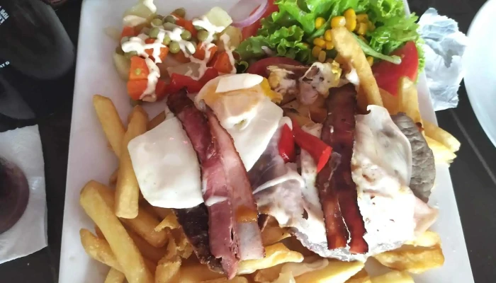 Bar El Chiringuito -  Comidas Y Bebidas - Barra del Chuy