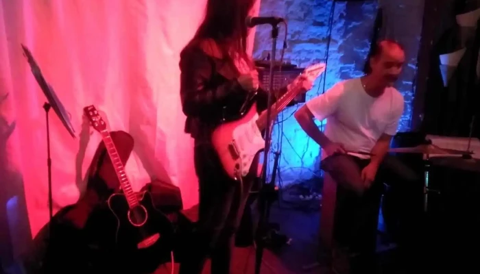 Bar La Vaca Azul -  Escenario - Montevideo