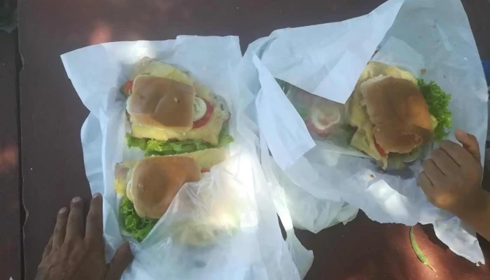 Bar Rotiseria Comidas Comida Y Bebida - Rosario