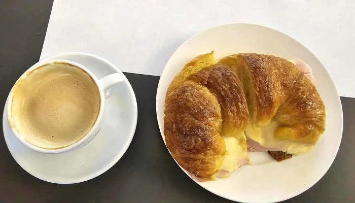 Bar Trecento -  Comidas Y Bebidas - Montevideo