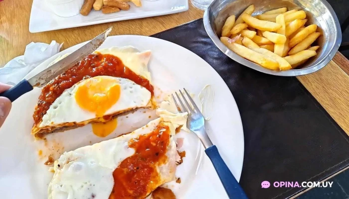 Bar Y Restaurante El Amarillo -  Milanesa - San José de Mayo