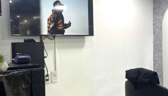 Barbería Rs “barberos profesionales” - Av. 18 De Julio Local 24