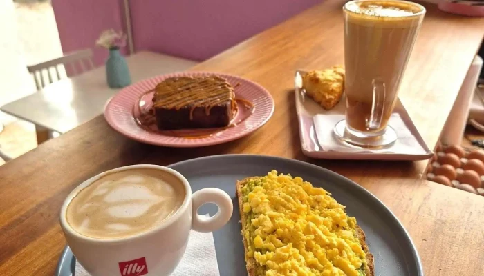 Berry Pasteleria -  Comidas Y Bebidas - Melo