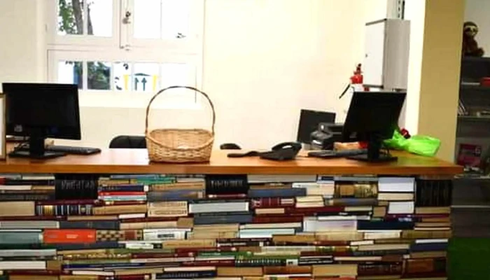 Biblioteca Municipal Y Casa De La Cultura -  Direccion - Trinidad