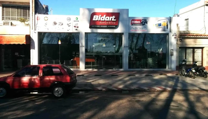 Bidart Repuestos Srl - Baterías Moura en Paysandú - Lubricantes y Aceites Total en Paysandú - 60000 Paysandú