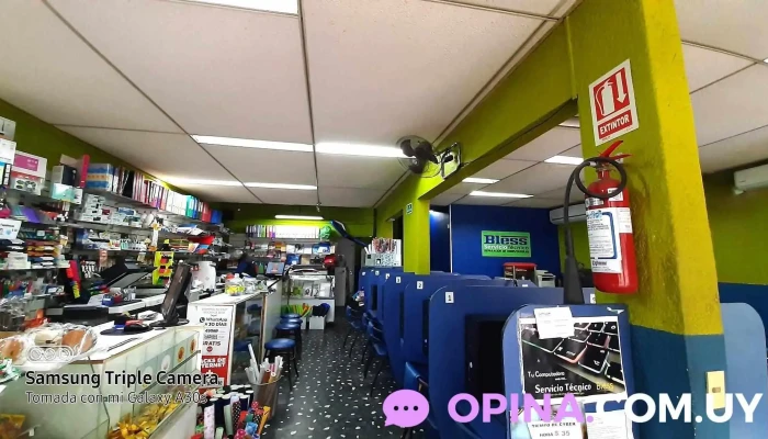 Bless Servicio Tecnico Cyber Papeleria Insumos Impresiones Fotocopias Foto Carnet Catalogo - Montevideo