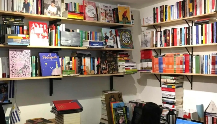 Bonhomia Libros Fotos - Montevideo